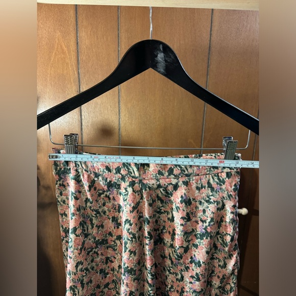 Floral print, flowy long skirt - Picture 6 of 8